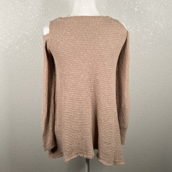 Kaisley Oversized Boho Tan Waffle Knit High Low Cold Shoulder Sweater Size XS - Picture 5 of 7
